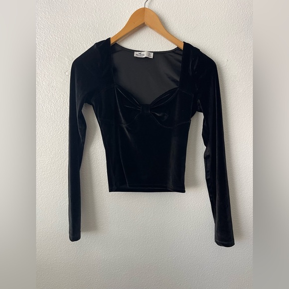 Hollister Black Velvet Long Sleeve Sweatheart Crop Top Vampy Goth Romantic Sz XS - Picture 1 of 7